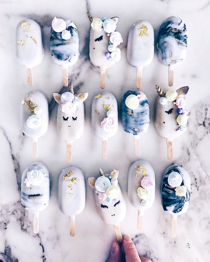 Avid Home Baker Who Turns Leftover Cake Scraps Into Meticulously Crafted Cake-Popsicles