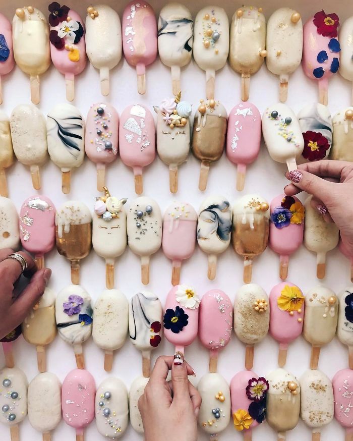 Avid Home Baker Who Turns Leftover Cake Scraps Into Meticulously Crafted Cake-Popsicles