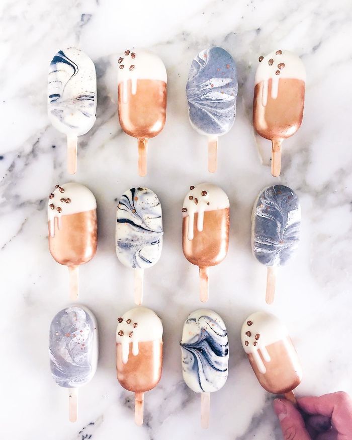 Avid Home Baker Who Turns Leftover Cake Scraps Into Meticulously Crafted Cake-Popsicles