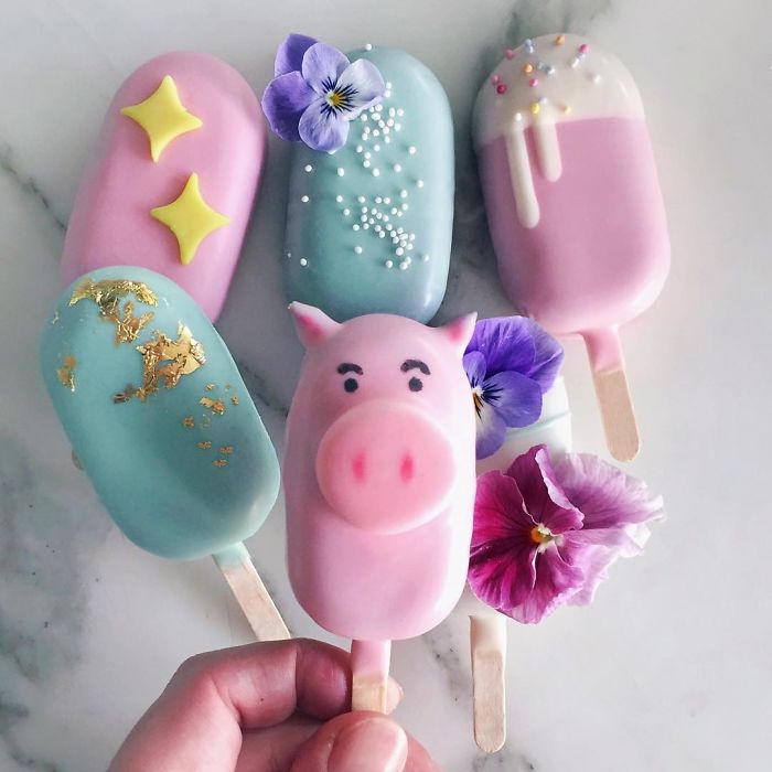 Avid Home Baker Who Turns Leftover Cake Scraps Into Meticulously Crafted Cake-Popsicles