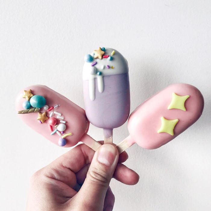 Avid Home Baker Who Turns Leftover Cake Scraps Into Meticulously Crafted Cake-Popsicles