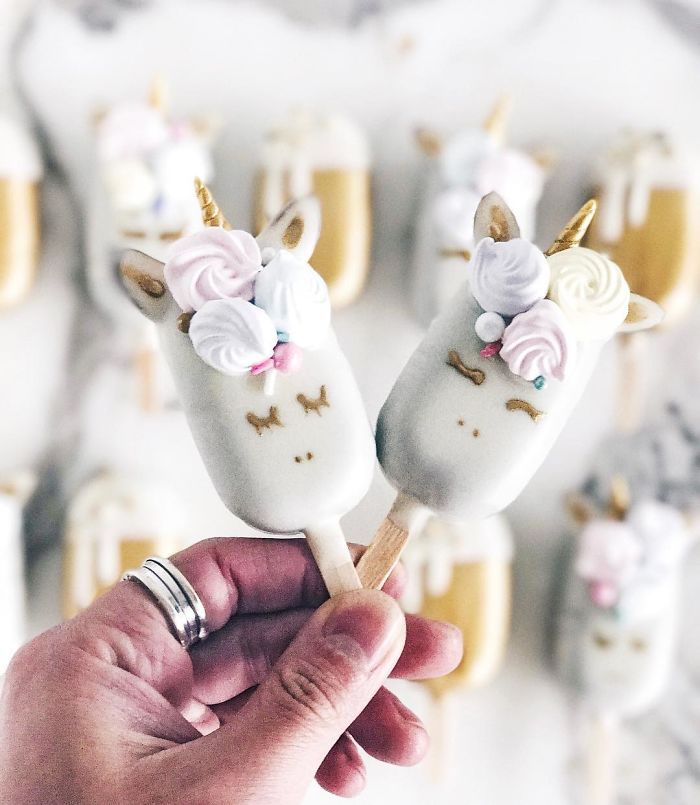 Avid Home Baker Who Turns Leftover Cake Scraps Into Meticulously Crafted Cake-Popsicles