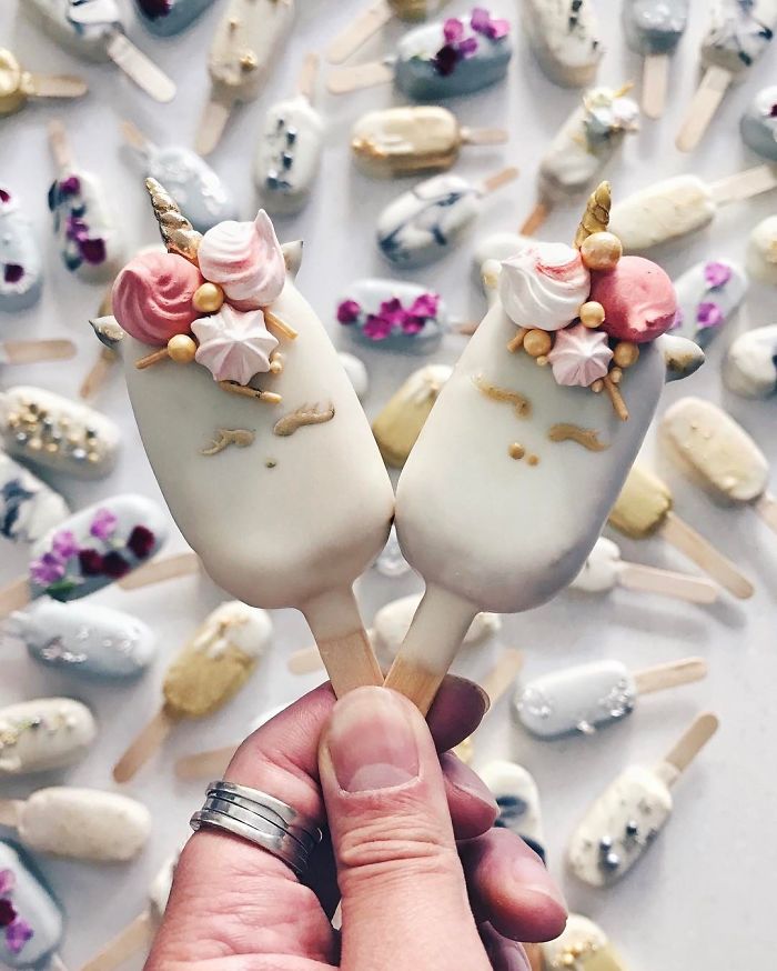 Avid Home Baker Who Turns Leftover Cake Scraps Into Meticulously Crafted Cake-Popsicles