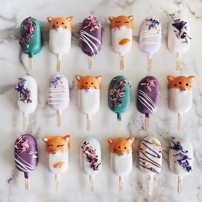 Avid Home Baker Who Turns Leftover Cake Scraps Into Meticulously Crafted Cake-Popsicles