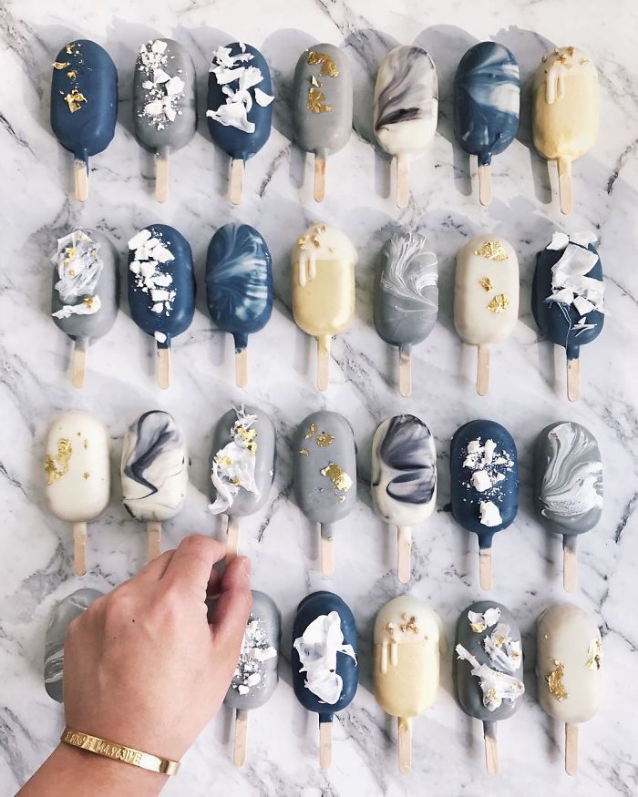 Avid Home Baker Who Turns Leftover Cake Scraps Into Meticulously Crafted Cake-Popsicles