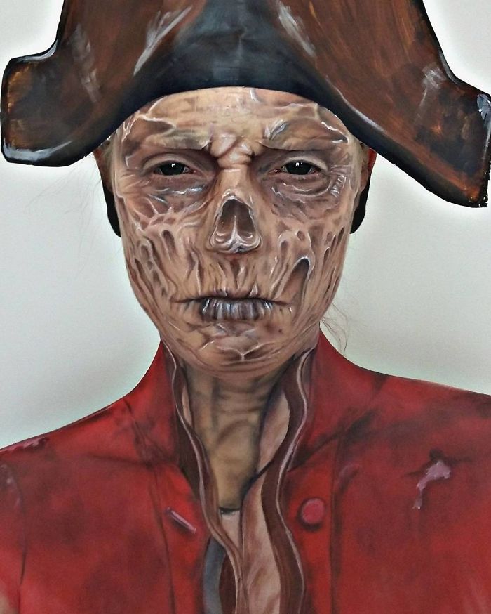 Creepy-Makeup-Samantha-Staines