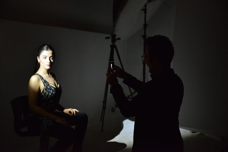 I Made A Photoshoot Only With A Single Flashlight And A Randomly Selected Average Smartphone I Made A Photoshoot Only With A Single Flashlight And A Randomly Selected Average Smartphone