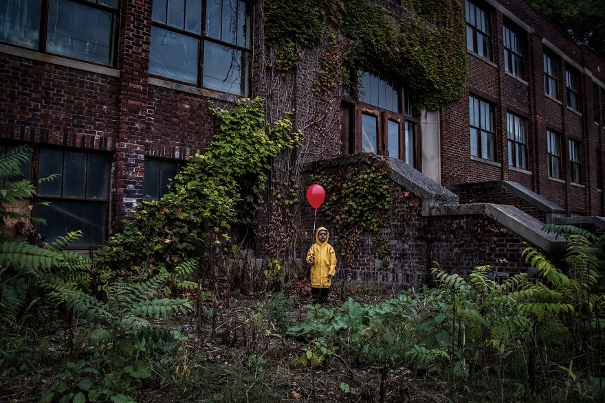 Child’s Photo Shoot That Will Give You The Creeps Child’s Photo Shoot That Will Give You The Creeps