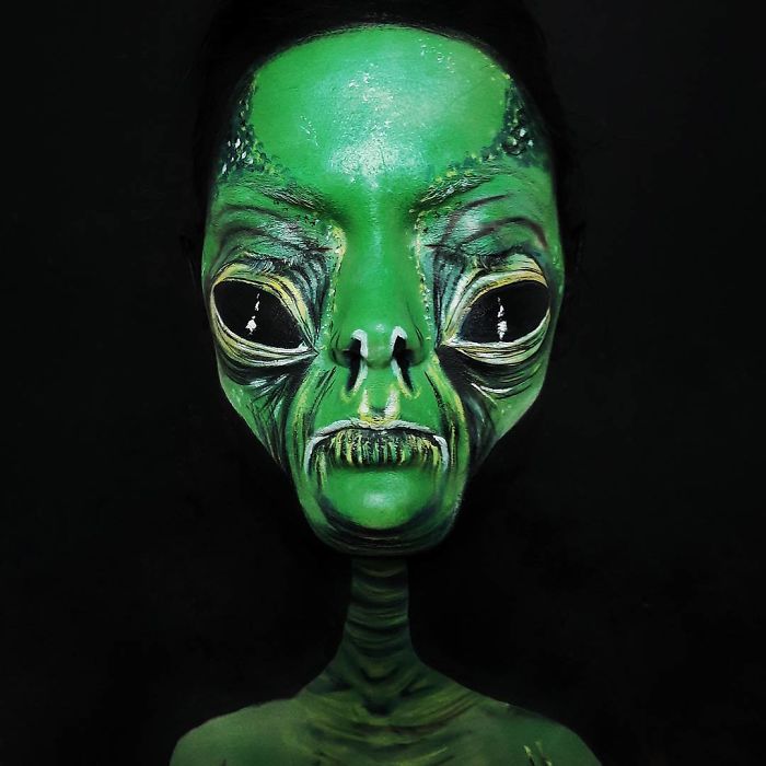 Creepy-Makeup-Samantha-Staines