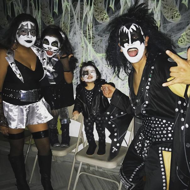 Kiss Family