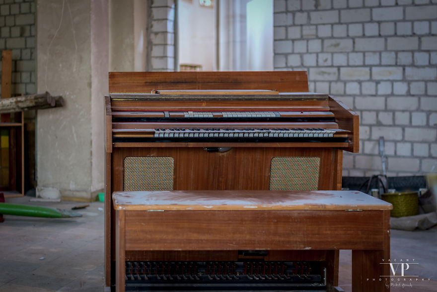 I Photographed This Abandoned Church