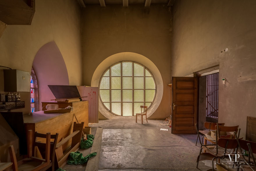 I Photographed This Abandoned Church