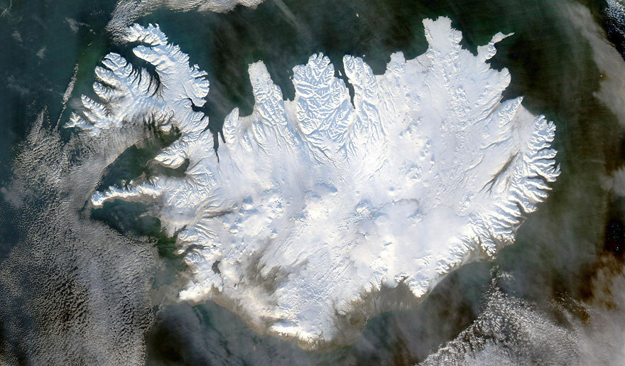 Spent A Week Learning To Respect Ice In The Depths Of Iceland