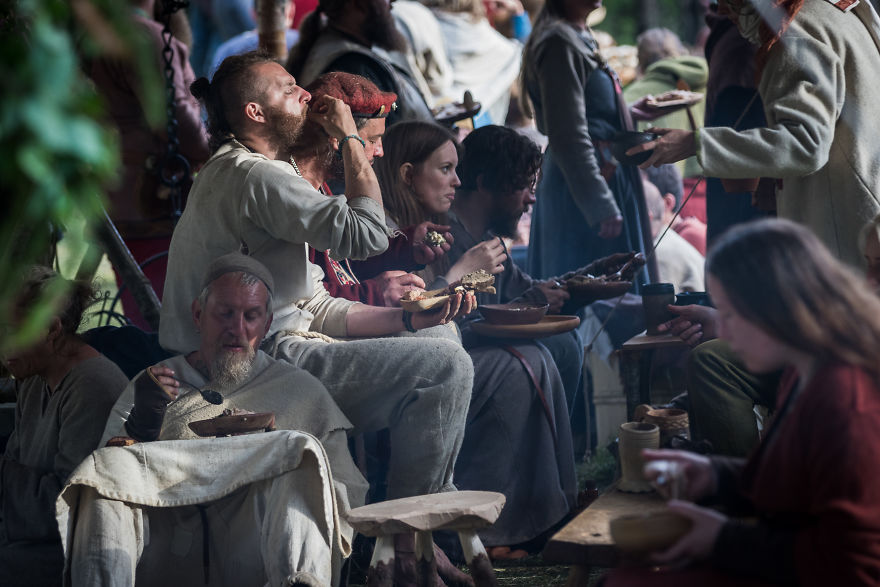 Have You Ever Wondered How The Cribs Would Have Looked In The Viking Age? These Vikings Have A Funny Answer For You!