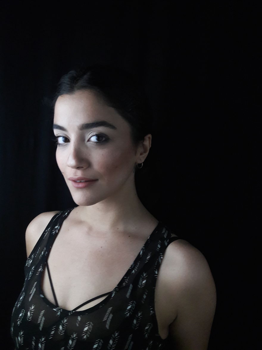 I Made A Photoshoot Only With A Single Flashlight And A Randomly Selected Average Smartphone