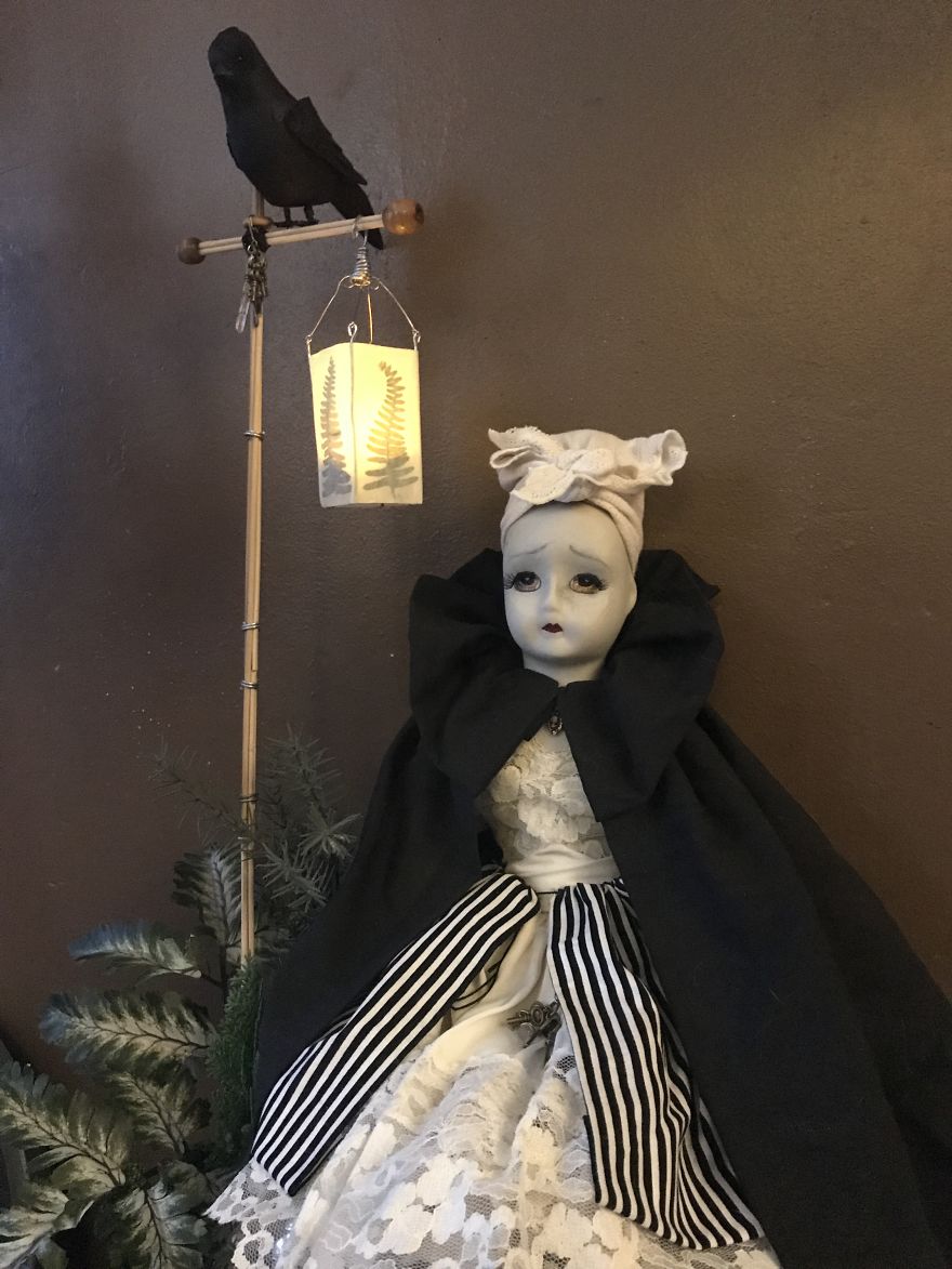 I Refurbish Old Dolls Into Creepy Halloween Decorations I Refurbish Old Dolls Into Creepy Halloween Decorations