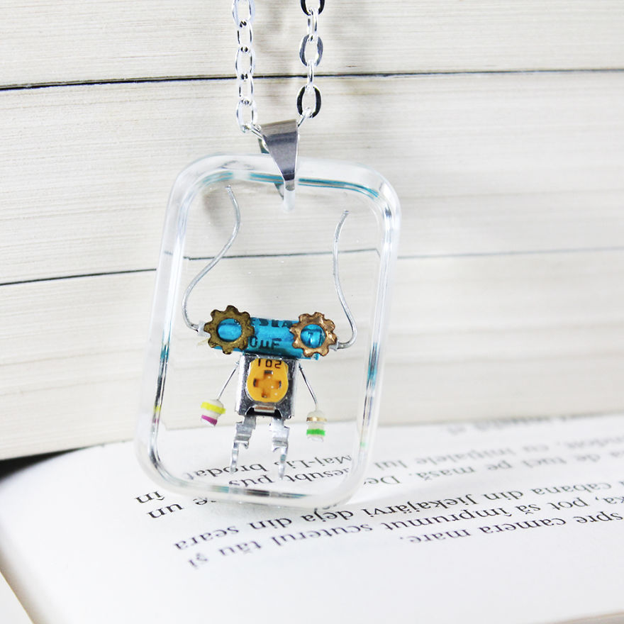 I Turned Electronic Components Into Tiny And Biggie Robots I Turned Electronic Components Into Tiny And Biggie Robots