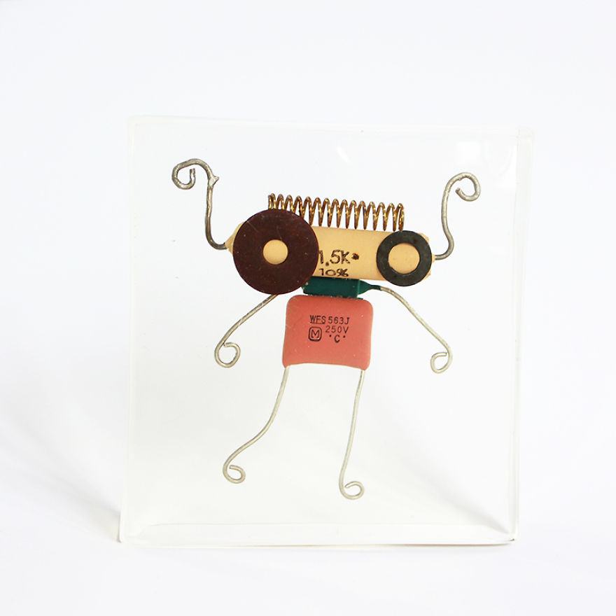 I Turned Electronic Components Into Tiny And Biggie Robots I Turned Electronic Components Into Tiny And Biggie Robots