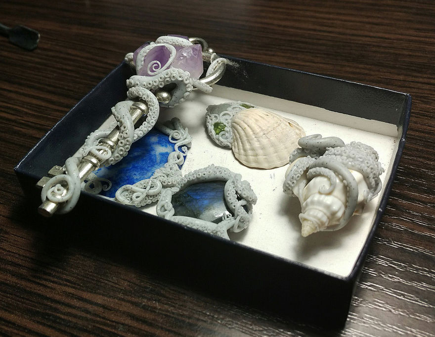 I Make Nature-Inspired Copper Electroformed Jewerly