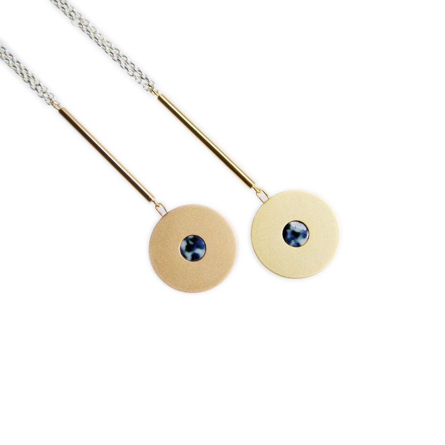 I Wear 300- 400 Year-Old Ceramic Treasure From Qing Dynasty I Wear 300- 400 Year-Old Ceramic Treasure From Qing Dynasty