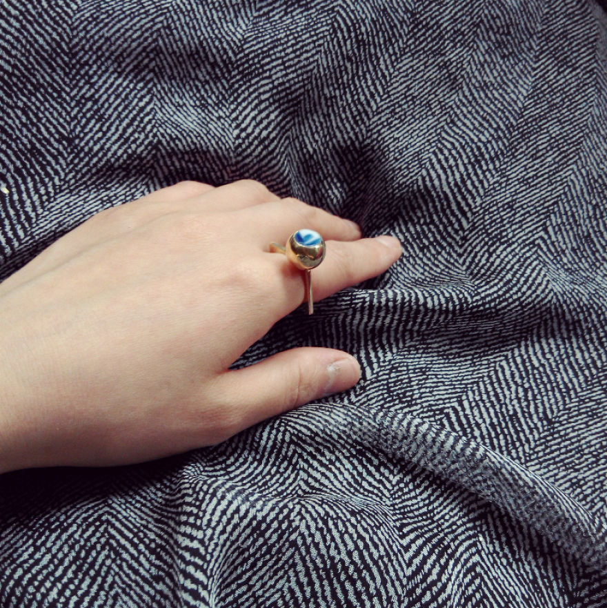 I Wear 300- 400 Year-Old Ceramic Treasure From Qing Dynasty I Wear 300- 400 Year-Old Ceramic Treasure From Qing Dynasty