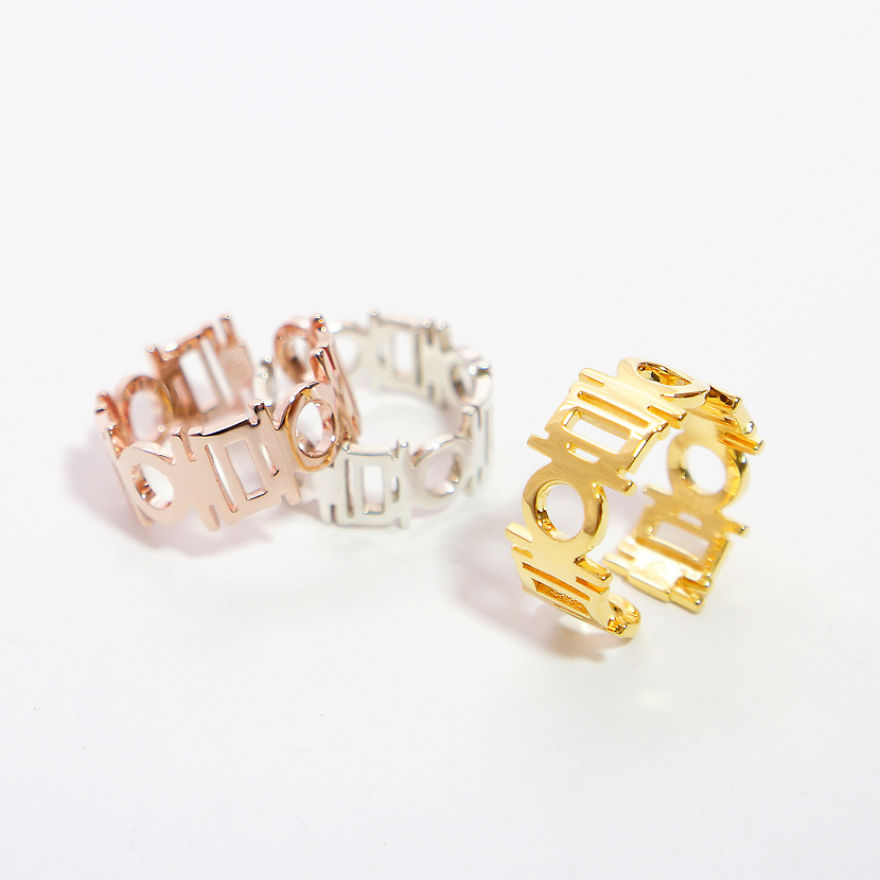 I Wear 300- 400 Year-Old Ceramic Treasure From Qing Dynasty I Wear 300- 400 Year-Old Ceramic Treasure From Qing Dynasty