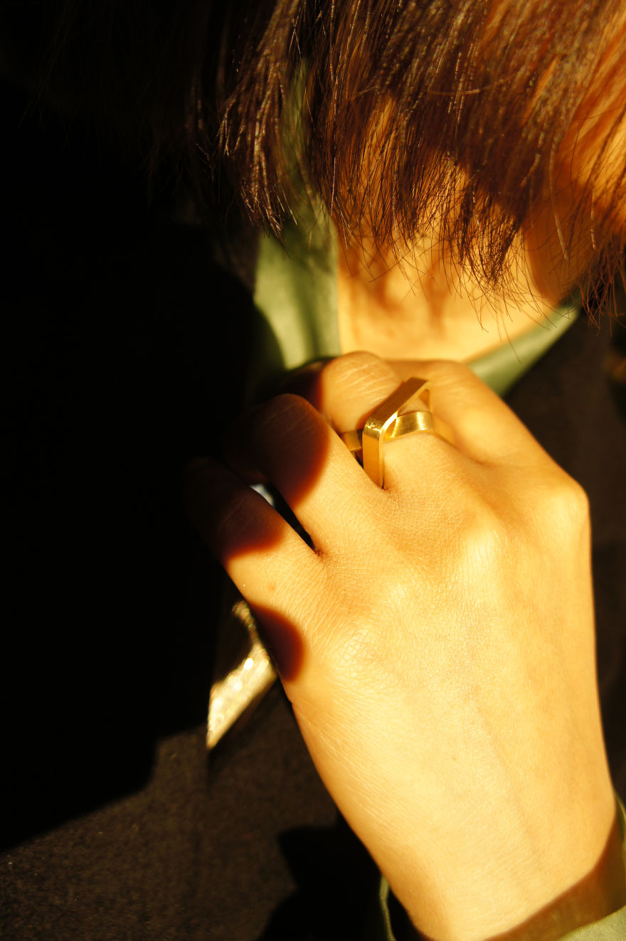 I Wear 300- 400 Year-Old Ceramic Treasure From Qing Dynasty I Wear 300- 400 Year-Old Ceramic Treasure From Qing Dynasty