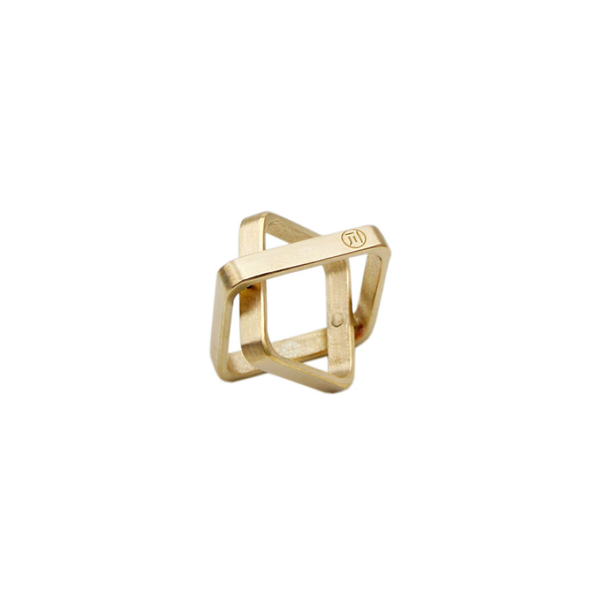 I Wear 300- 400 Year-Old Ceramic Treasure From Qing Dynasty