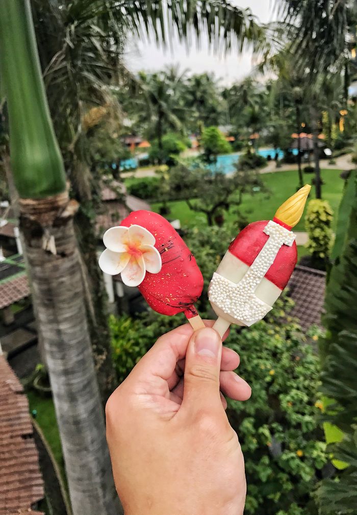 Avid Home Baker Who Turns Leftover Cake Scraps Into Meticulously Crafted Cake-Popsicles