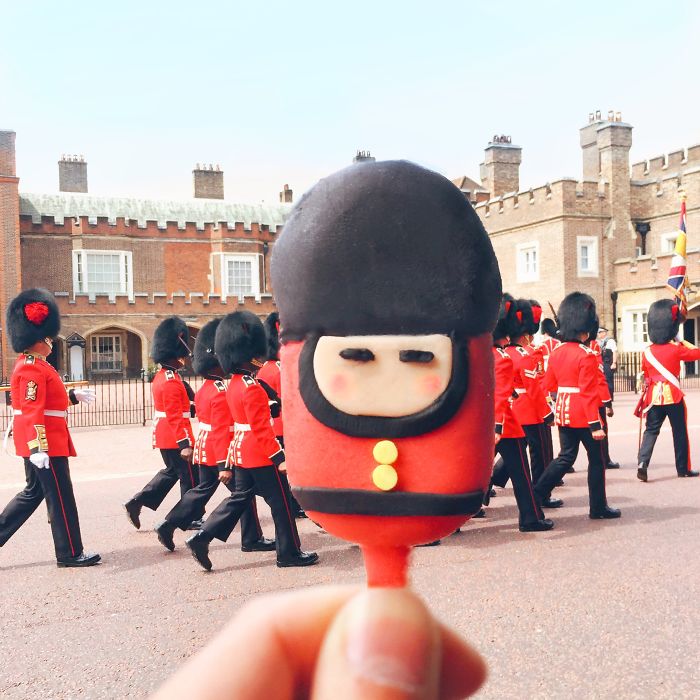 Avid Home Baker Who Turns Leftover Cake Scraps Into Meticulously Crafted Cake-Popsicles