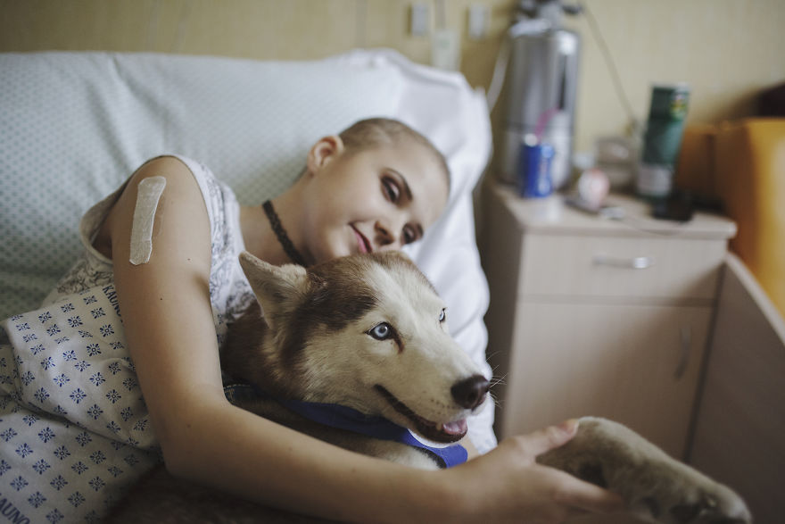 We Followed Local Canistherapy Center Team To Senior Foster Homes And Children Hospitals For Two Years To Document People Emotions