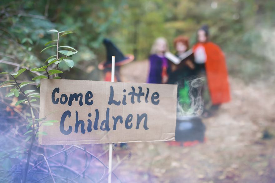 I Took Pictures Of Adorable Girls In The Theme Of Hocus Pocus