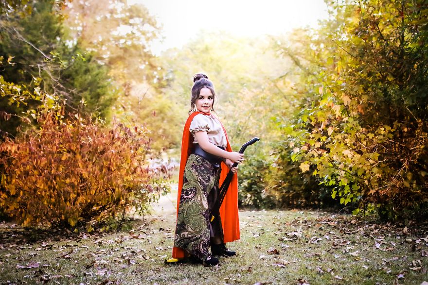 I Took Pictures Of Adorable Girls In The Theme Of Hocus Pocus