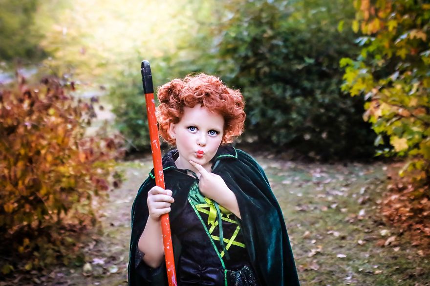 I Took Pictures Of Adorable Girls In The Theme Of Hocus Pocus