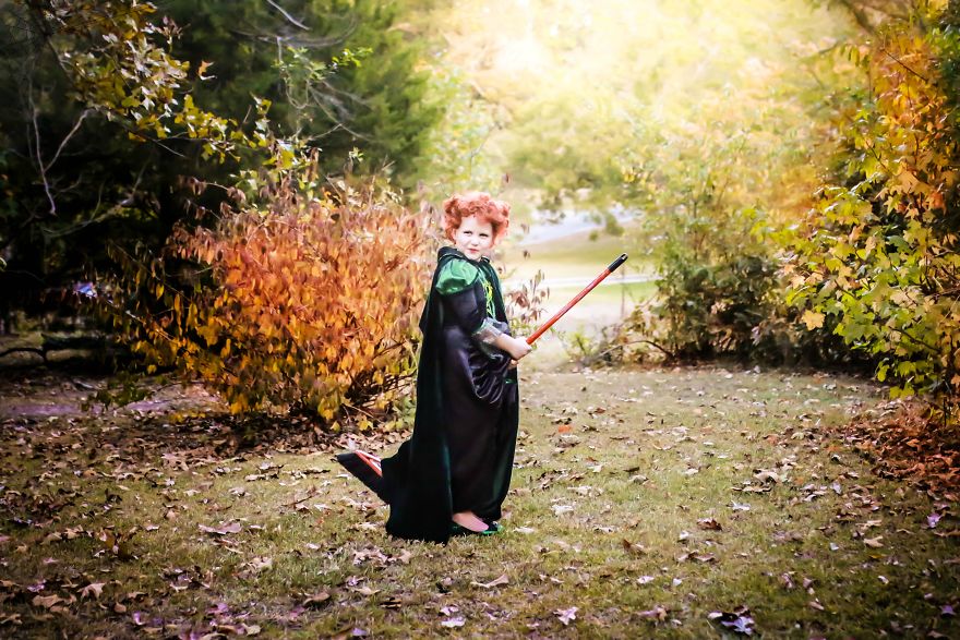 I Took Pictures Of Adorable Girls In The Theme Of Hocus Pocus