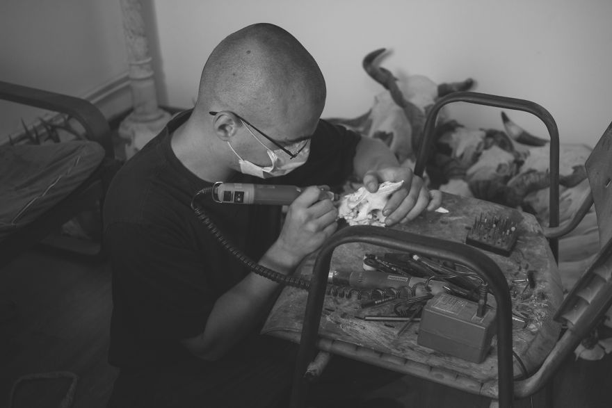 After Being Arrested For Drugs This Man Started Carving Skulls And Turned His Life Around After Being Arrested For Drugs This Man Started Carving Skulls And Turned His Life Around