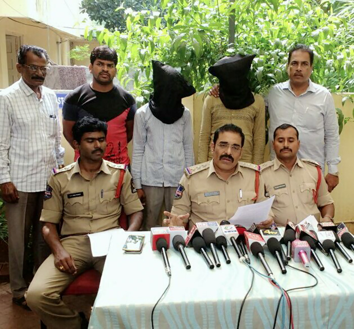 Baby's Reaction To Police Officers Who Rescued Him From Kidnappers Says It All Baby's Reaction To Police Officers Who Rescued Him From Kidnappers Says It All