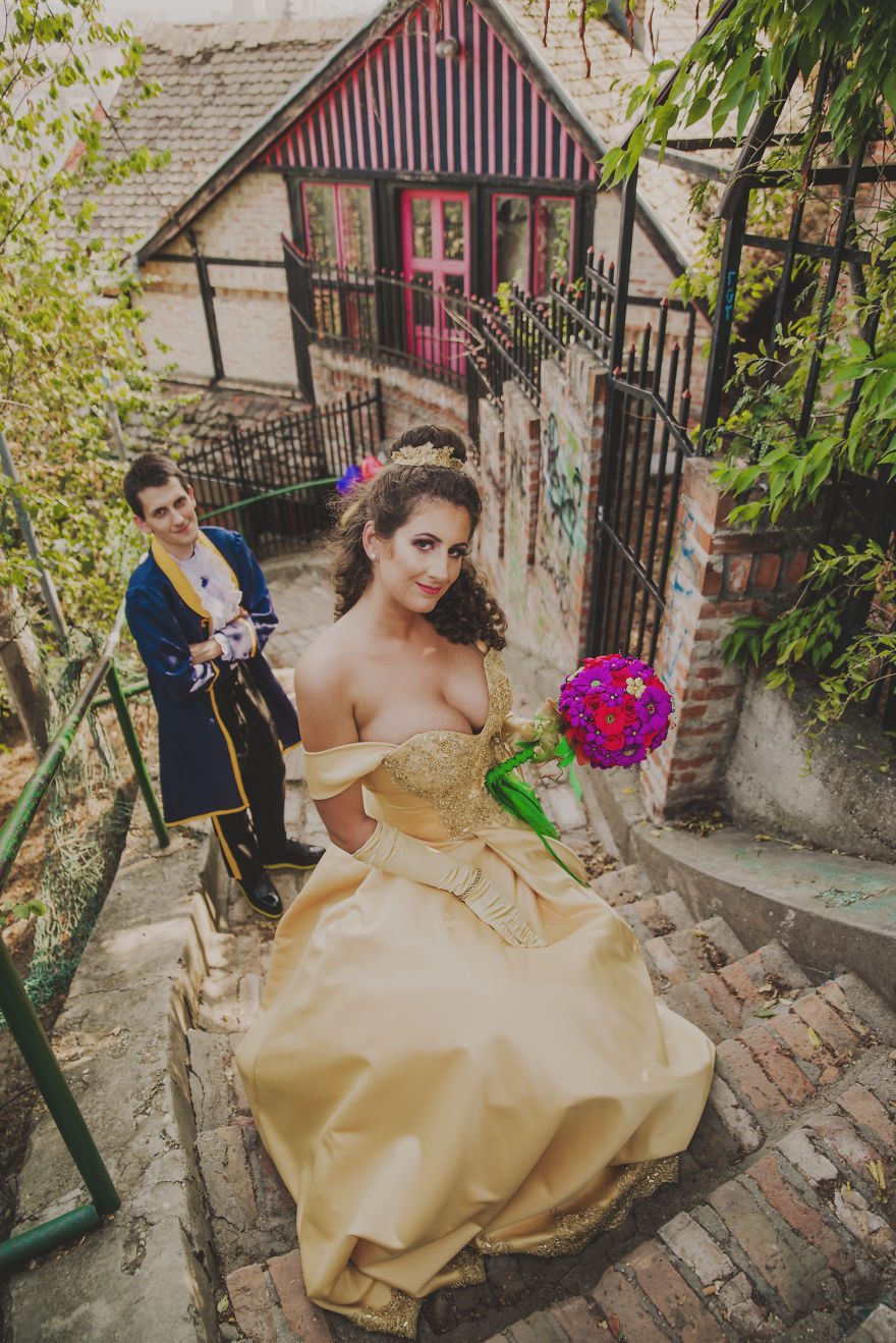 Cosplay-Loving Couple Even Made Their Wedding A Cosplay Cosplay-Loving Couple Even Made Their Wedding A Cosplay