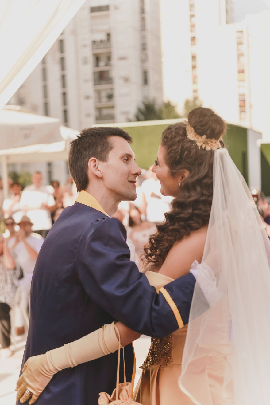 Cosplay-Loving Couple Even Made Their Wedding A Cosplay Cosplay-Loving Couple Even Made Their Wedding A Cosplay