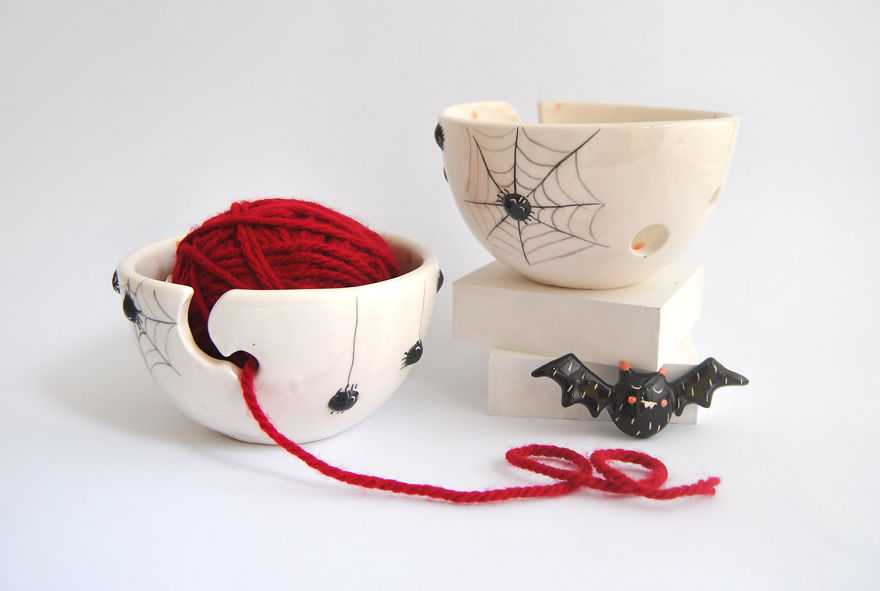 Black Spiders Yarn Bowls