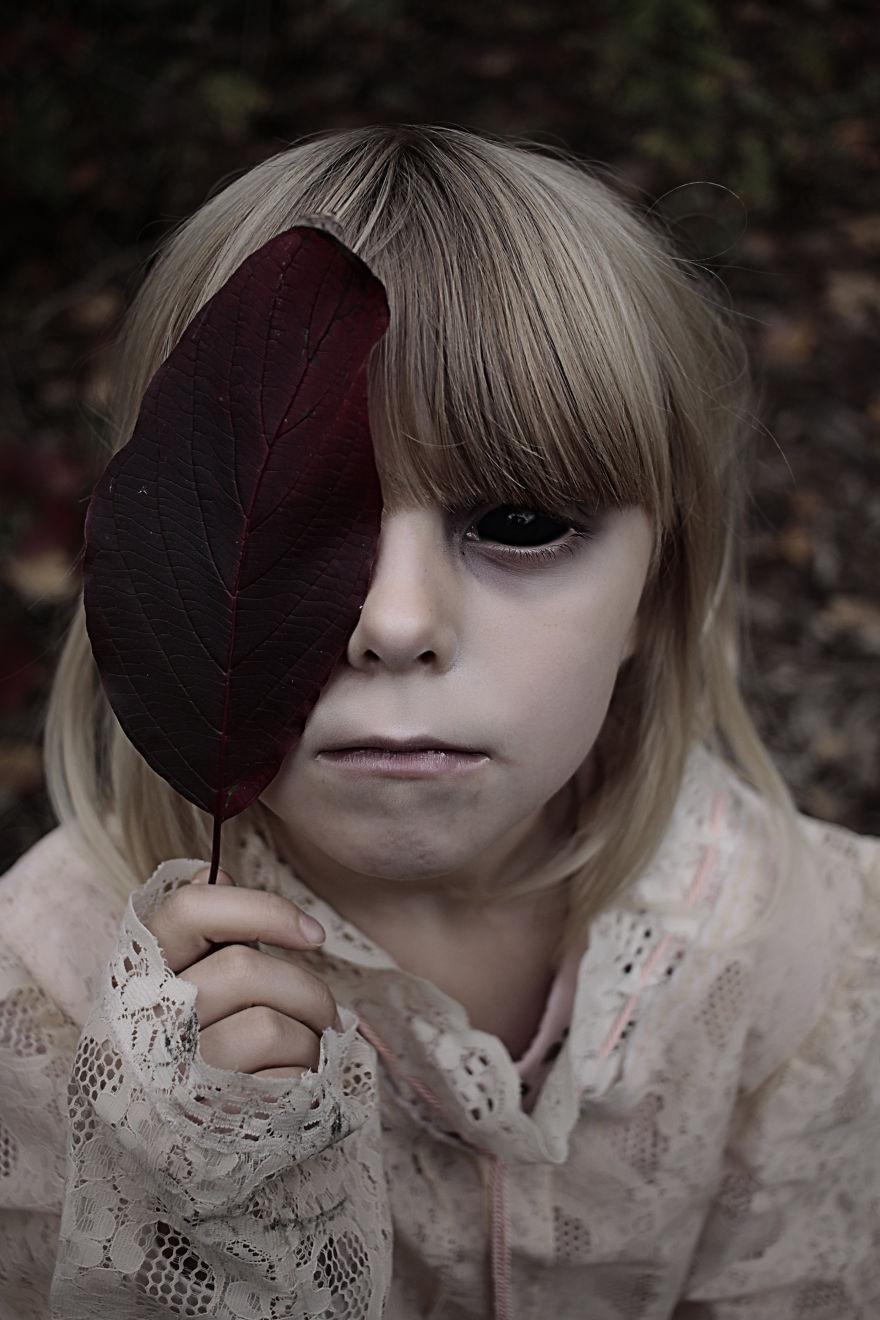 I Take My Kids Halloween To The Next Level With Eerie Photo Shoots