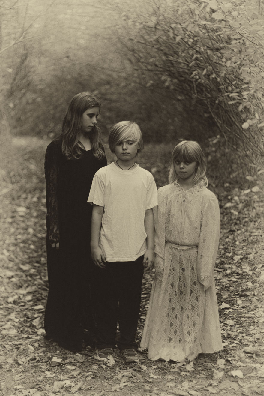 I Take My Kids Halloween To The Next Level With Eerie Photo Shoots