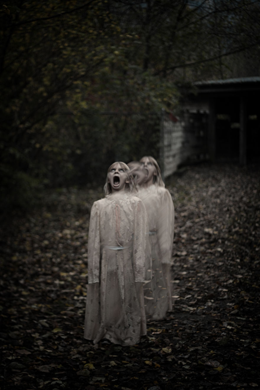 I Take My Kids Halloween To The Next Level With Eerie Photo Shoots