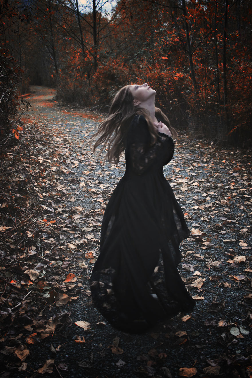 I Take My Kids Halloween To The Next Level With Eerie Photo Shoots