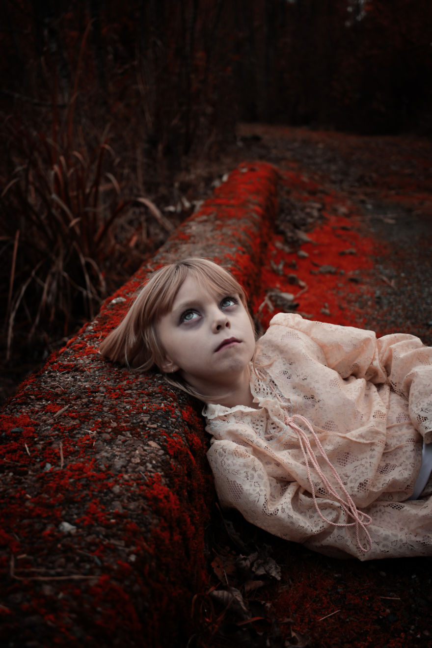 I Take My Kids Halloween To The Next Level With Eerie Photo Shoots