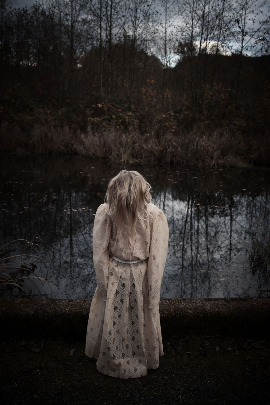 I Take My Kids Halloween To The Next Level With Eerie Photo Shoots