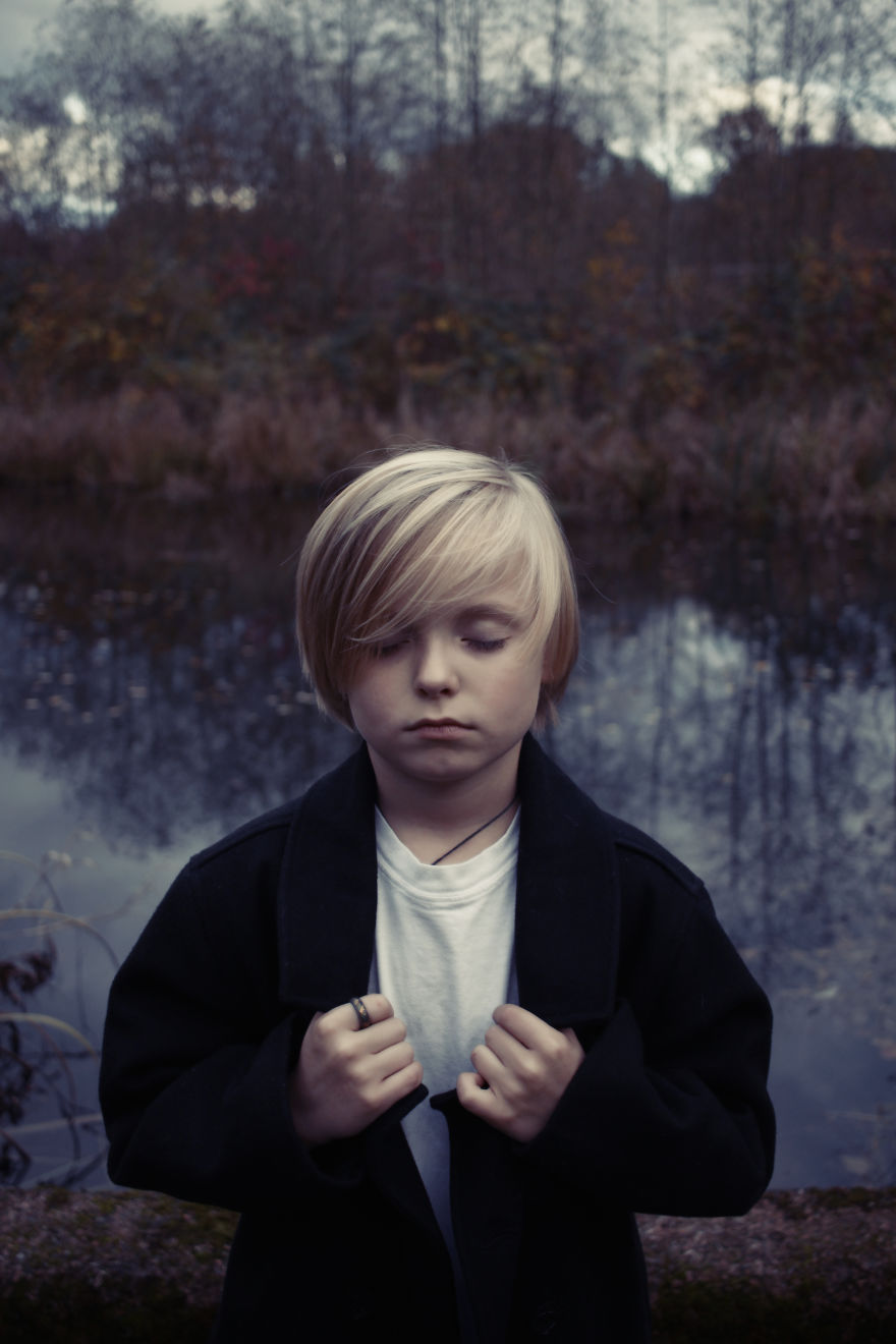 I Take My Kids Halloween To The Next Level With Eerie Photo Shoots