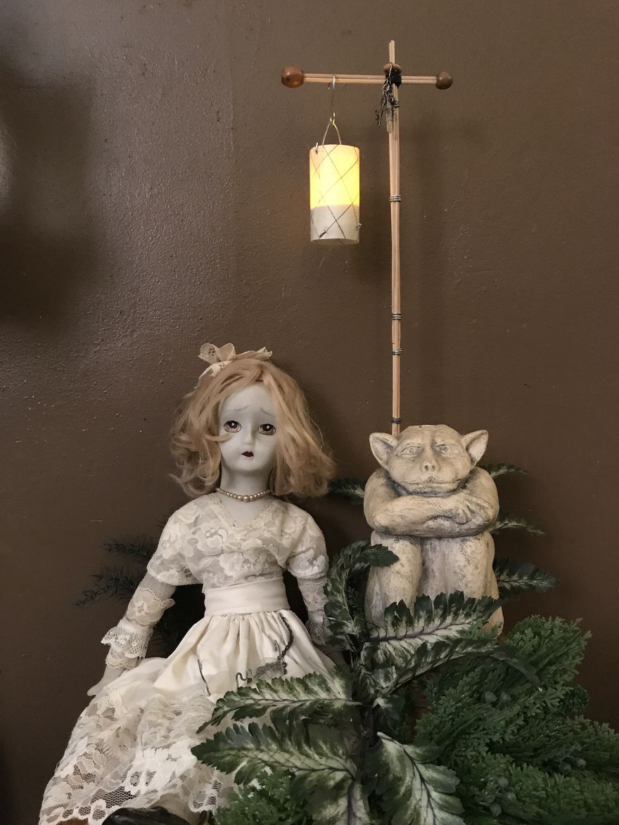 I Refurbish Old Dolls Into Creepy Halloween Decorations I Refurbish Old Dolls Into Creepy Halloween Decorations