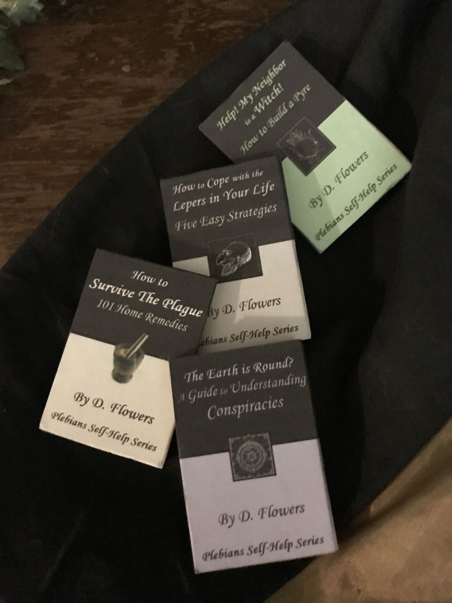 I Refurbish Old Dolls Into Creepy Halloween Decorations I Refurbish Old Dolls Into Creepy Halloween Decorations