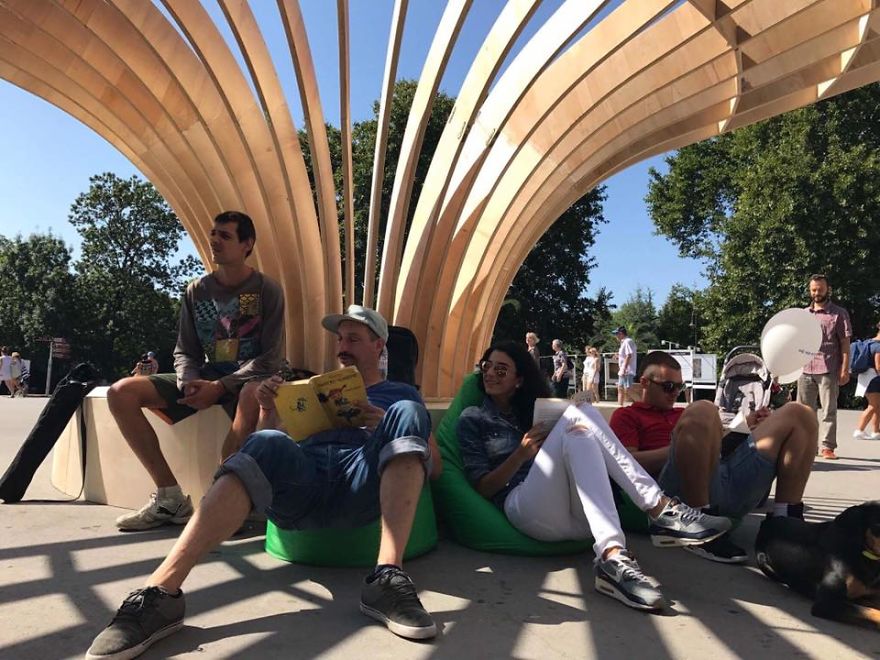 This Street Library In Bulgaria Encourages People To Read This Street Library In Bulgaria Encourages People To Read